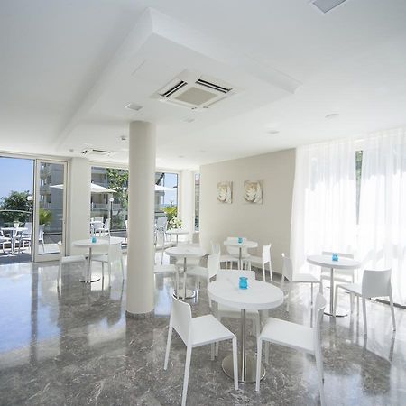 Hotel Constellation Ріміні Екстер'єр фото